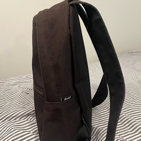 Black small Hershel backpack - Picture 3 of 4